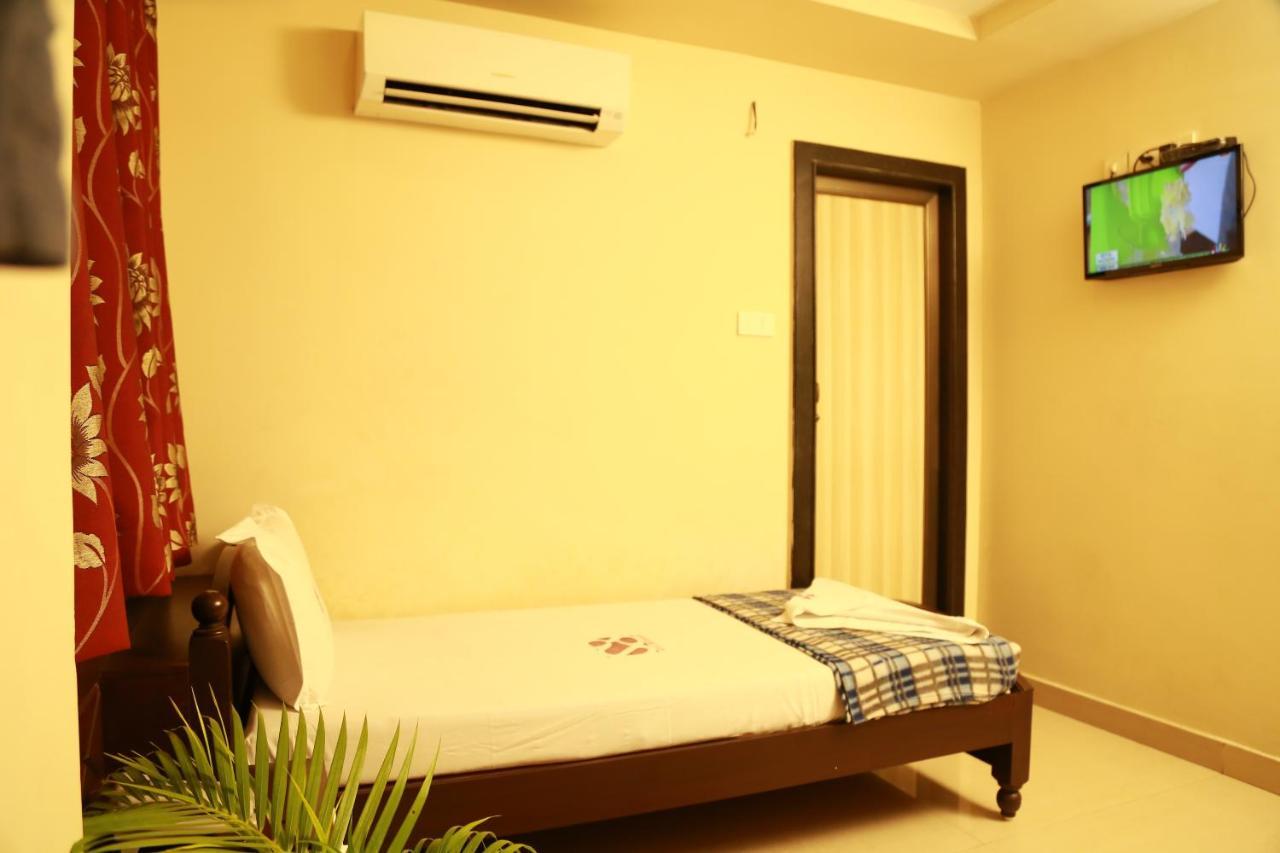 Hotel Sri Grands Rājahmundry Exterior foto